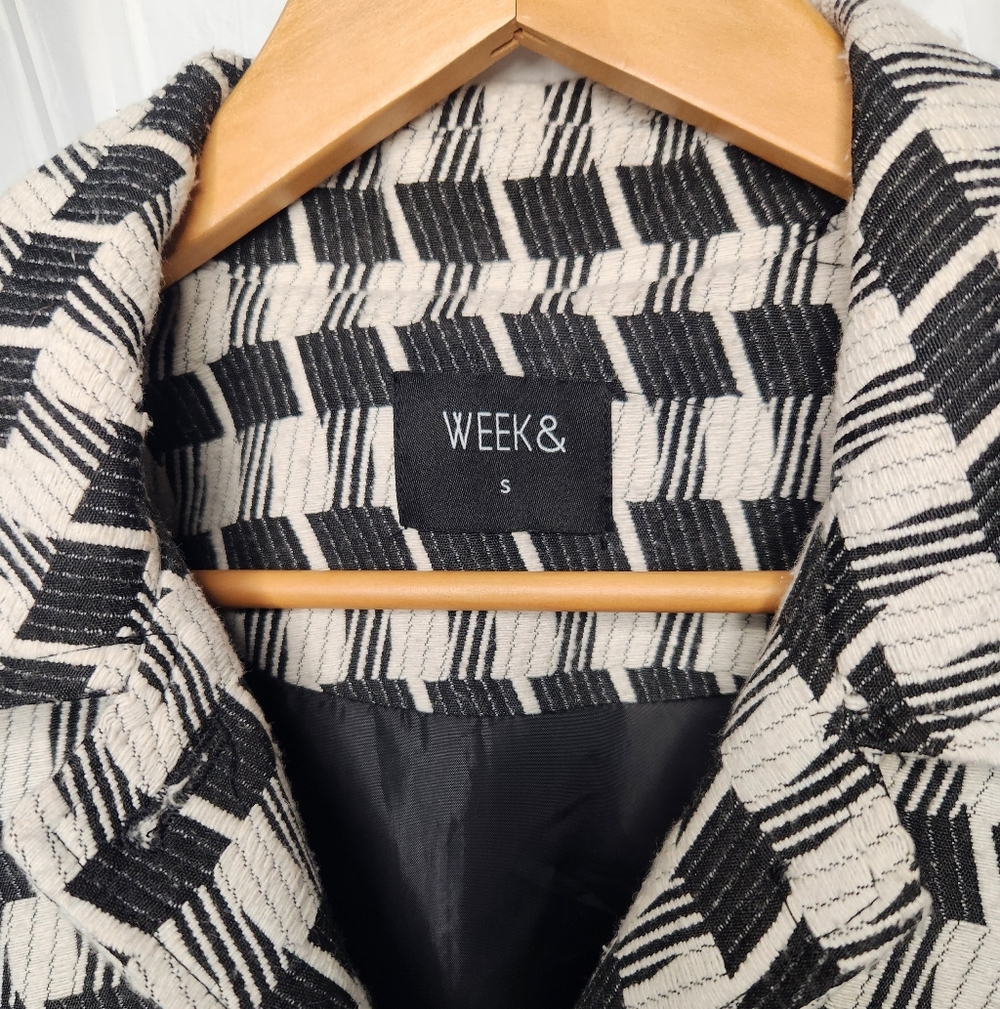 WEEK& Geometric Houndstooth Belted Coat - Picture 11 of 14